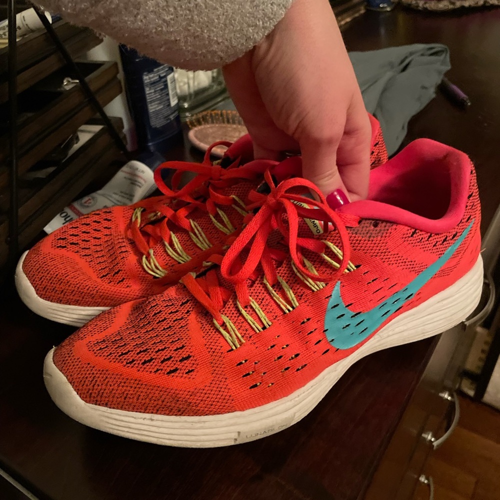Women’s Nike sneaker